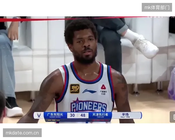球队在前场的压迫能力有限，难以对对手后场出球形成持续性干扰。